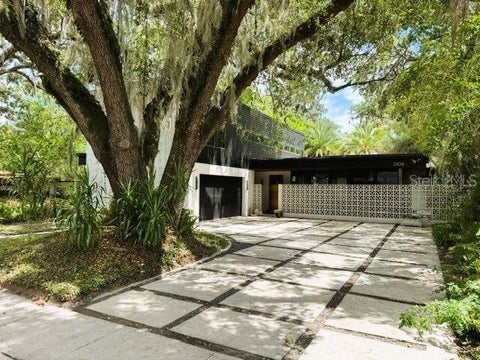 Photo of 2506 Woodside Avenue, Orlando, FL 32803 (MLS # O6413252)