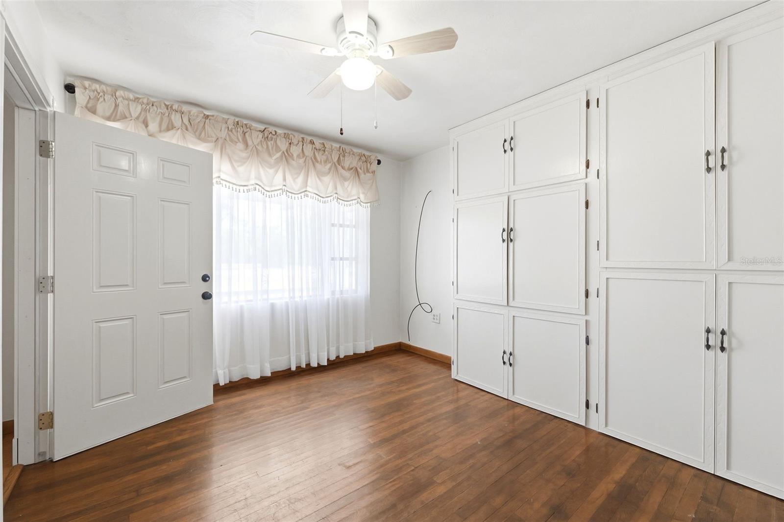 DVORAK MANOR - Residential