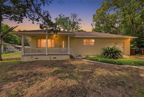 Photo of 18749 Us Highway 41, Spring Hill, FL 34610 (MLS # W7884345)