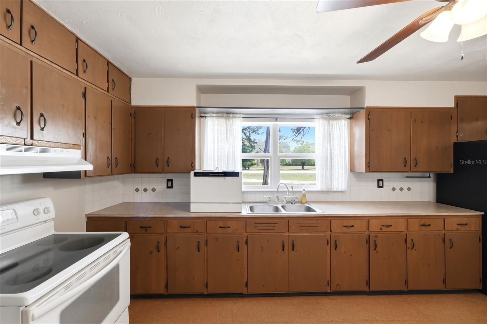 DVORAK MANOR - Residential