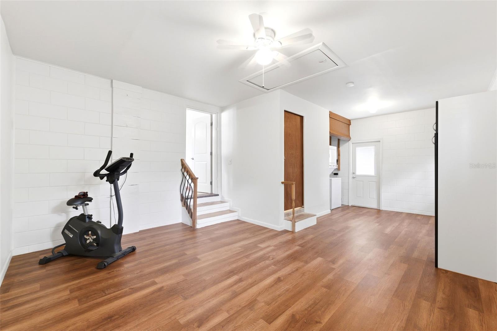 DVORAK MANOR - Residential