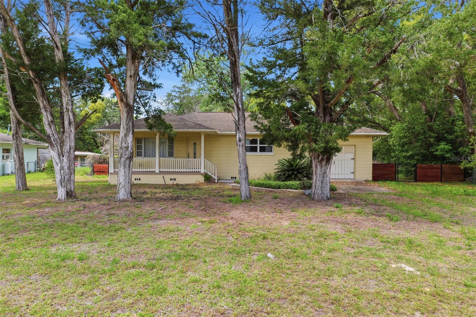 DVORAK MANOR - Residential