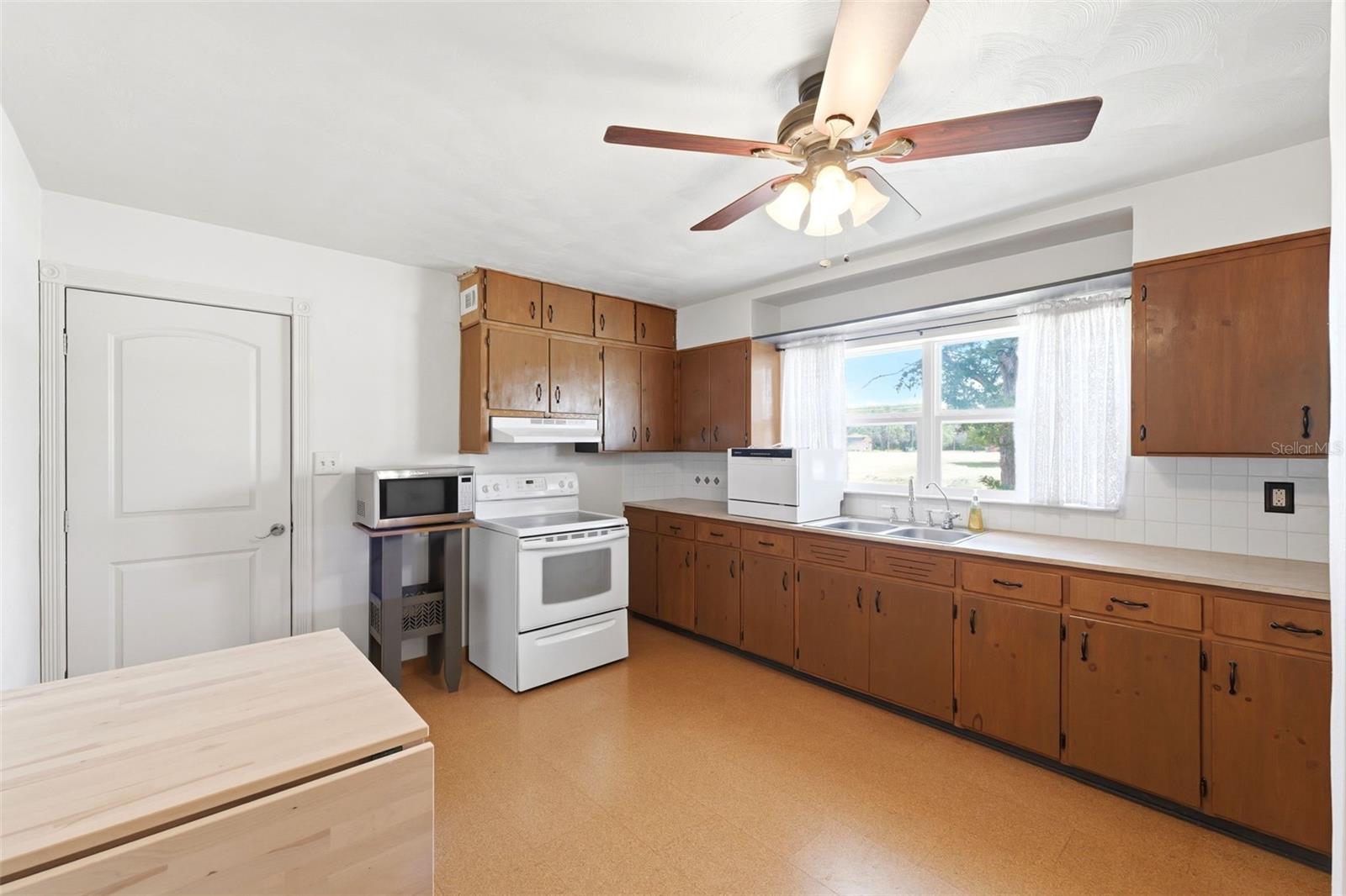 DVORAK MANOR - Residential