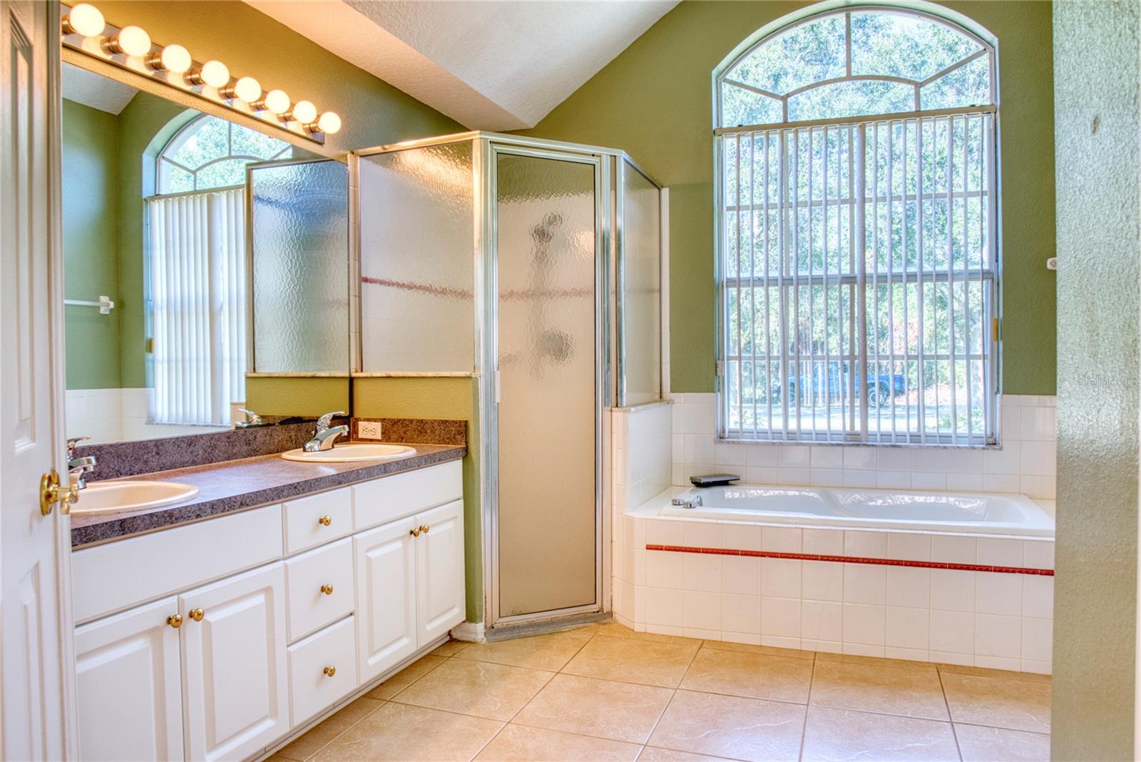 WOODS AT KINGS CREST 02 - Residential