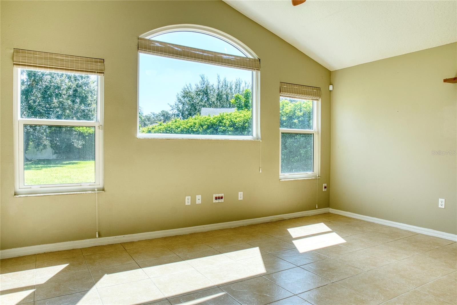 WOODS AT KINGS CREST 02 - Residential