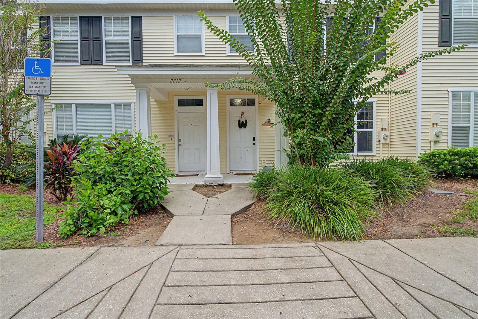 2214 GOLDEN OAK LANE