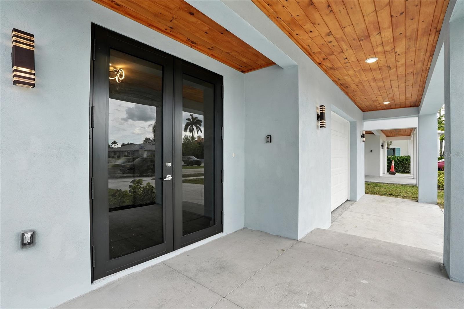 900 W OLYMPIA AVENUE