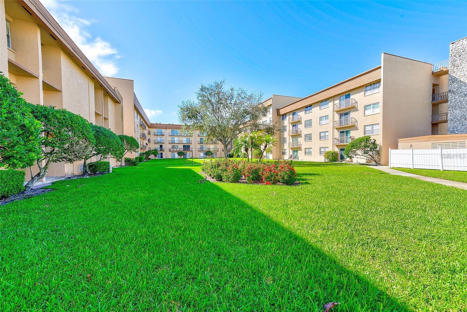 THE TAMPA RACQUET CLUB A CONDO - Residential