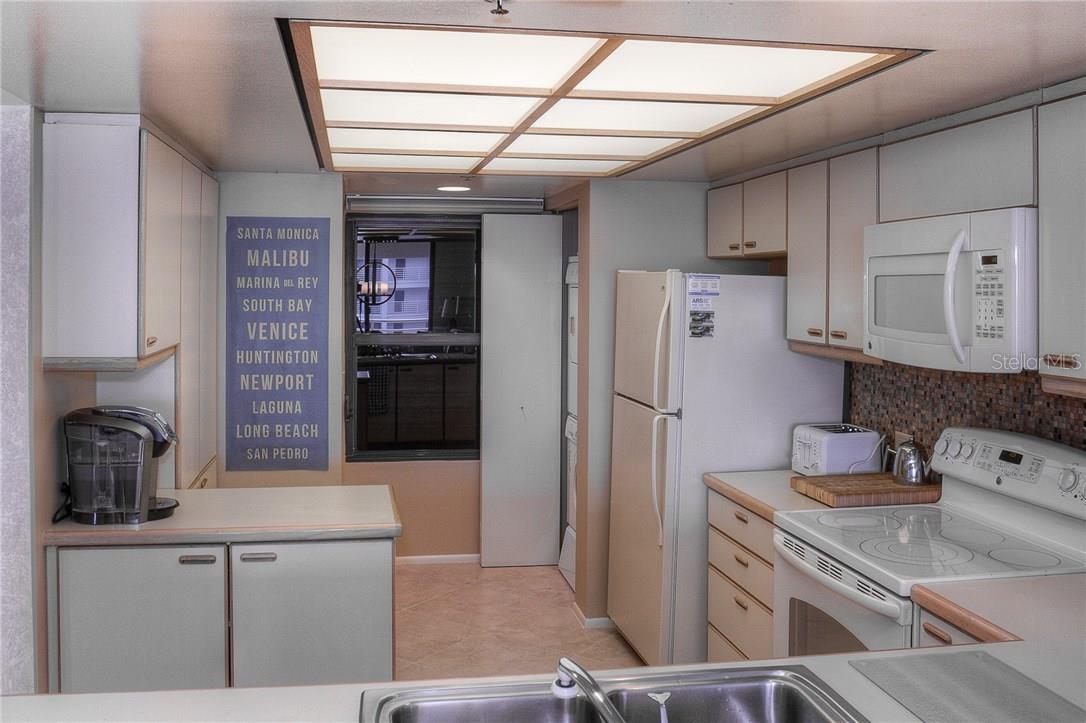 SUNSET BEACH - Residential Lease