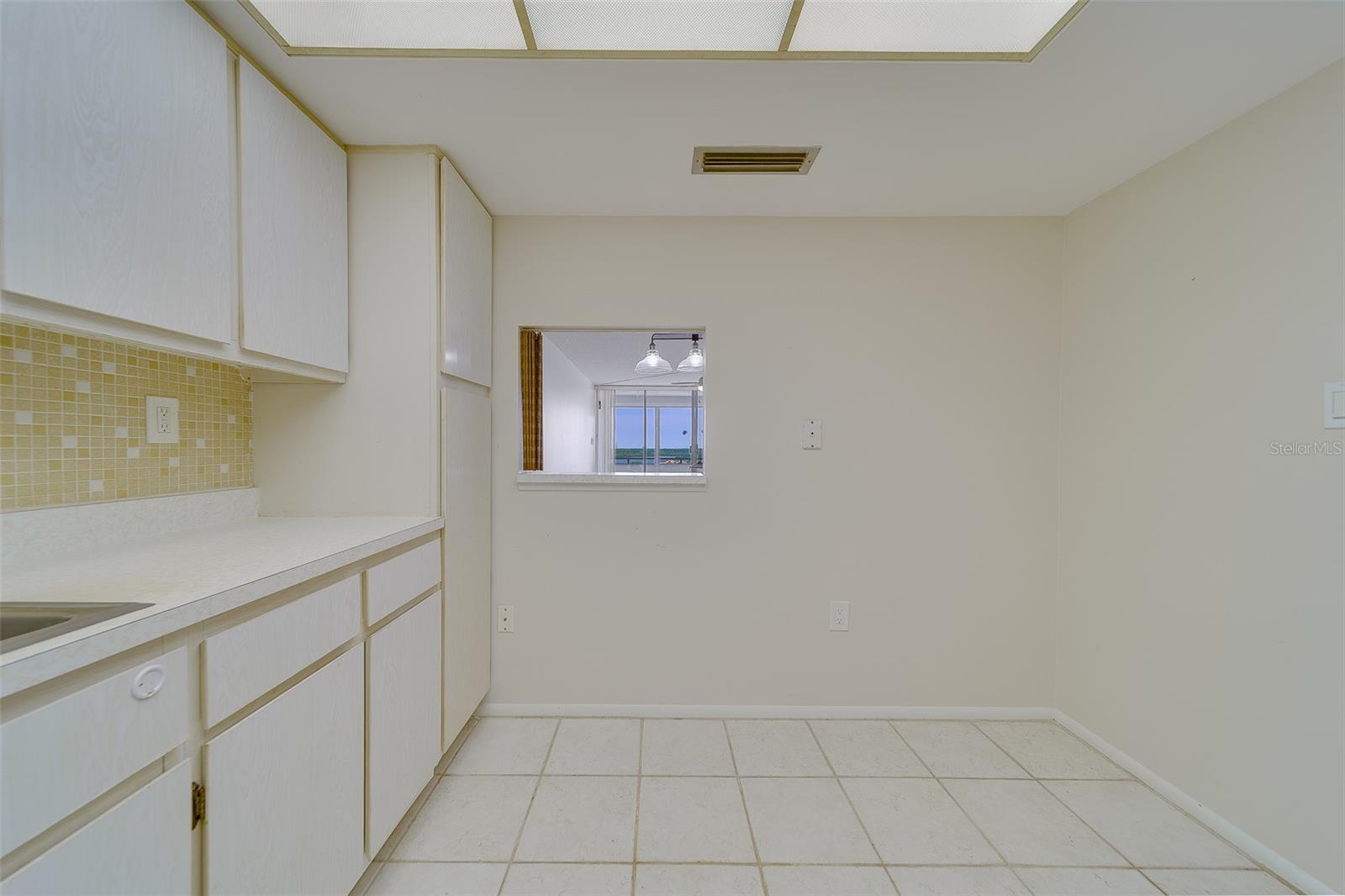 REDINGTON TOWERS BLDG 2 CONDO - Residential