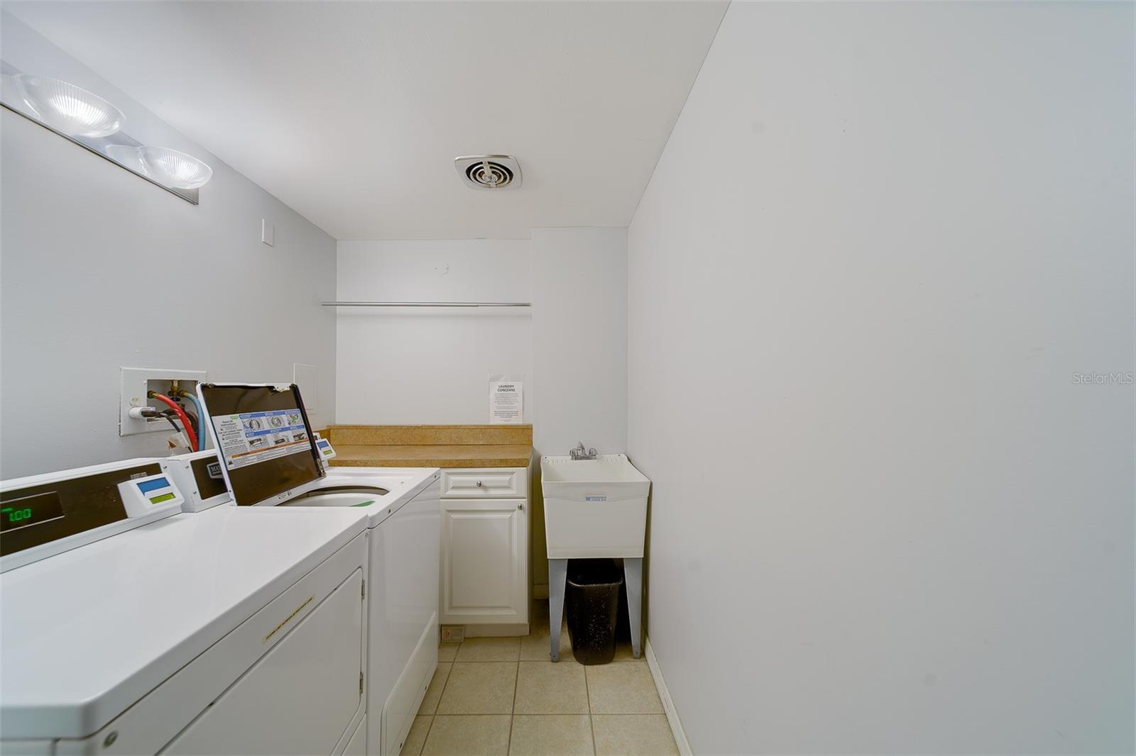 REDINGTON TOWERS BLDG 2 CONDO - Residential