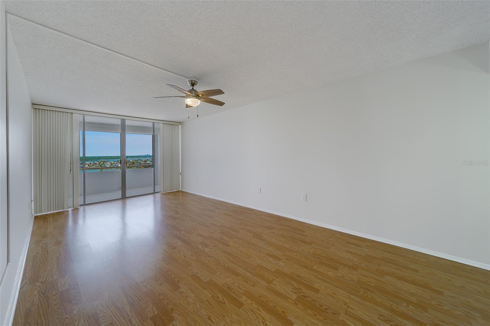 REDINGTON TOWERS BLDG 2 CONDO - Residential