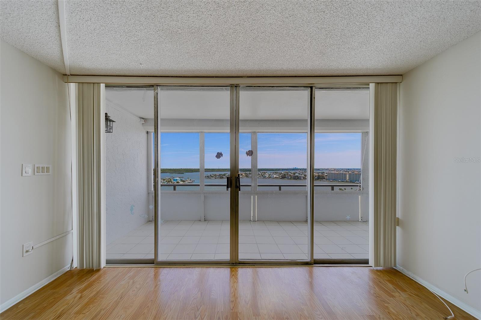 REDINGTON TOWERS BLDG 2 CONDO - Residential