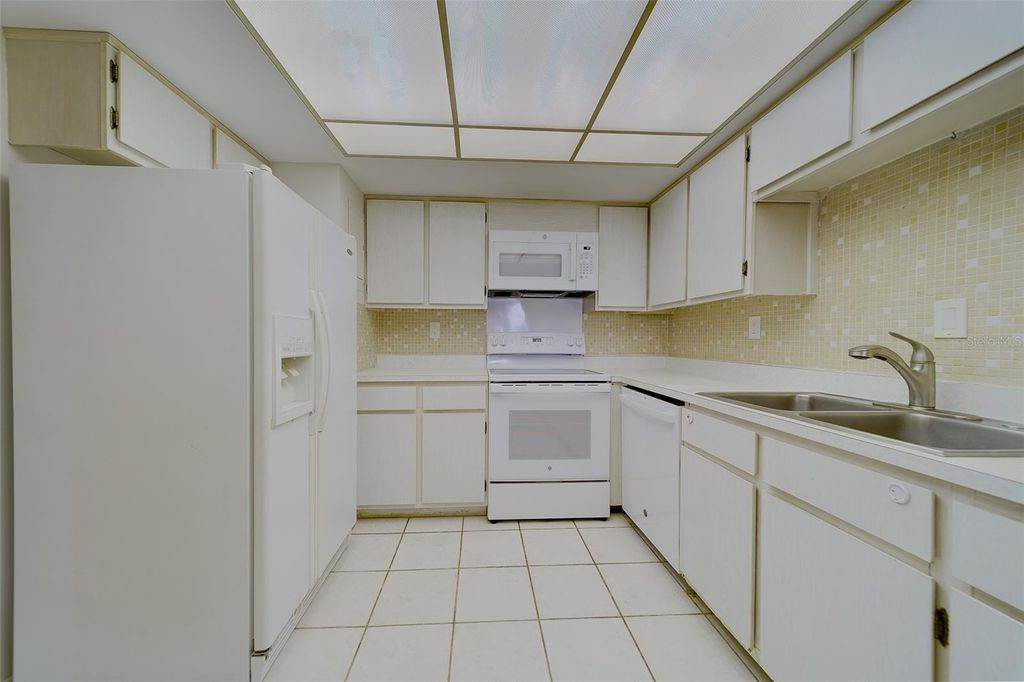 Photo of 17920 Gulf Boulevard #1408, Redington Shores, FL 33708 (MLS # TB8487967)