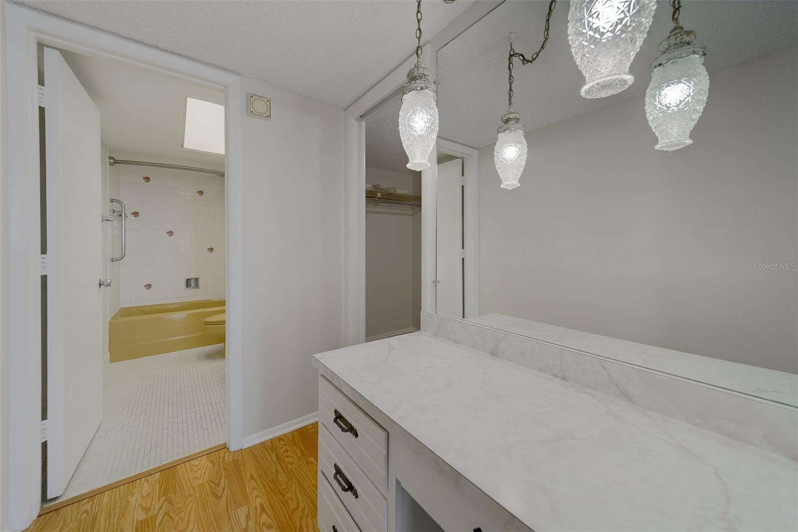 REDINGTON TOWERS BLDG 2 CONDO - Residential