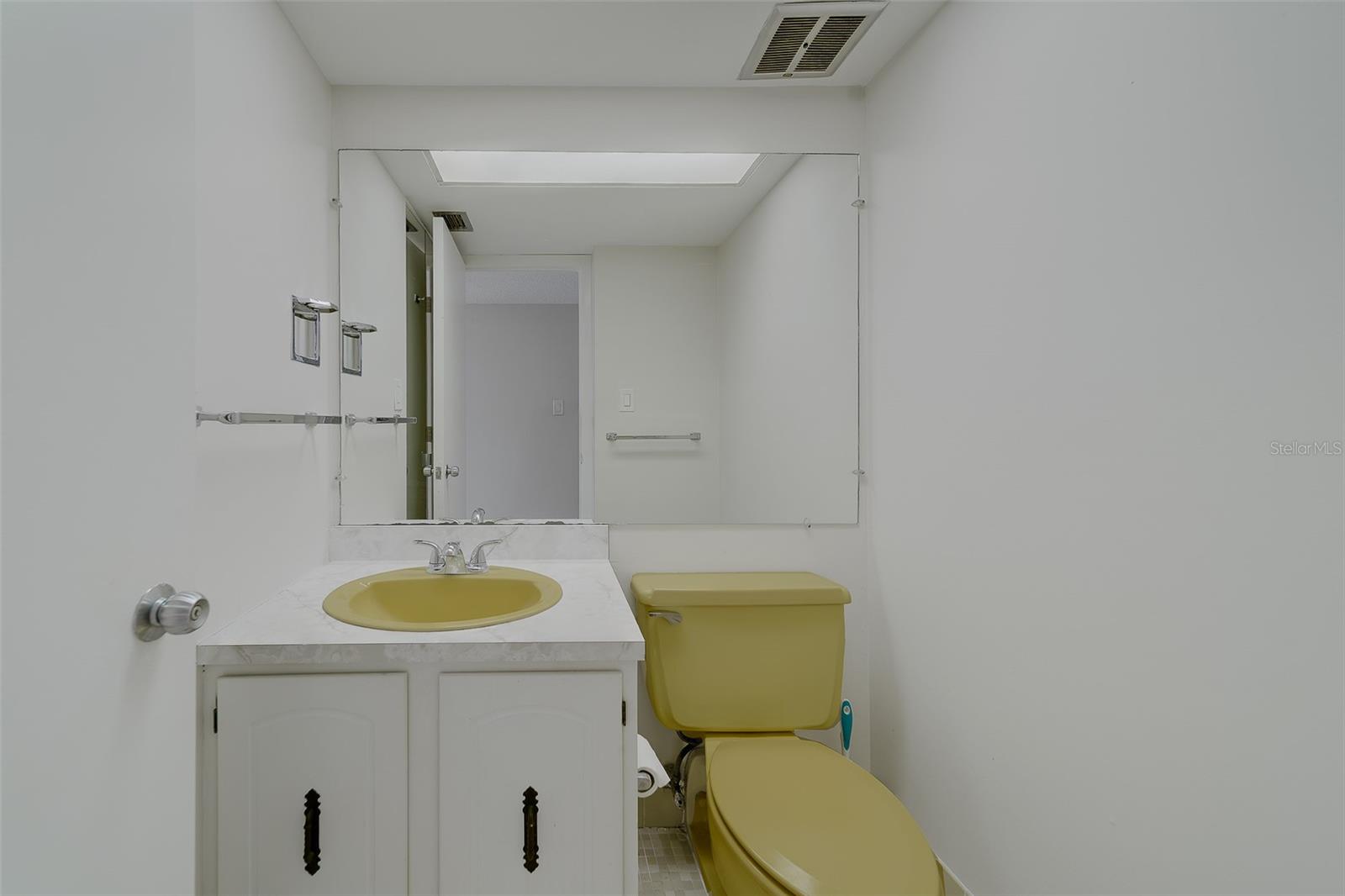 REDINGTON TOWERS BLDG 2 CONDO - Residential