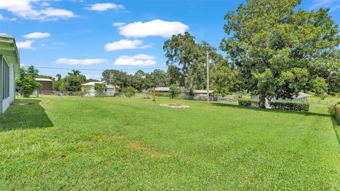 A home in LAKELAND