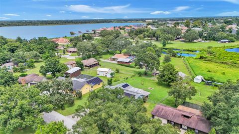 A home in LAKELAND