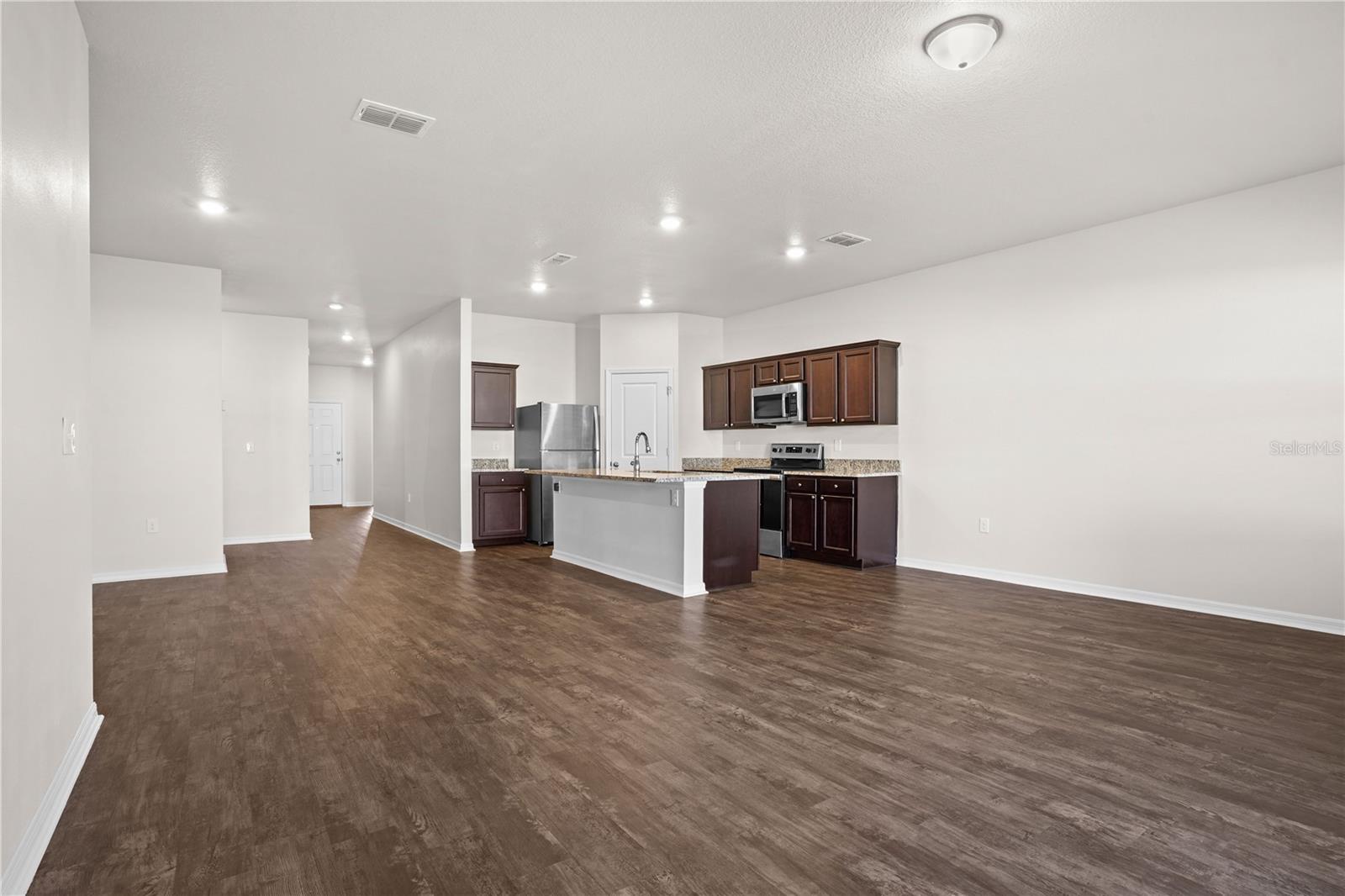 COASTAL WOODS UN B1 - Residential