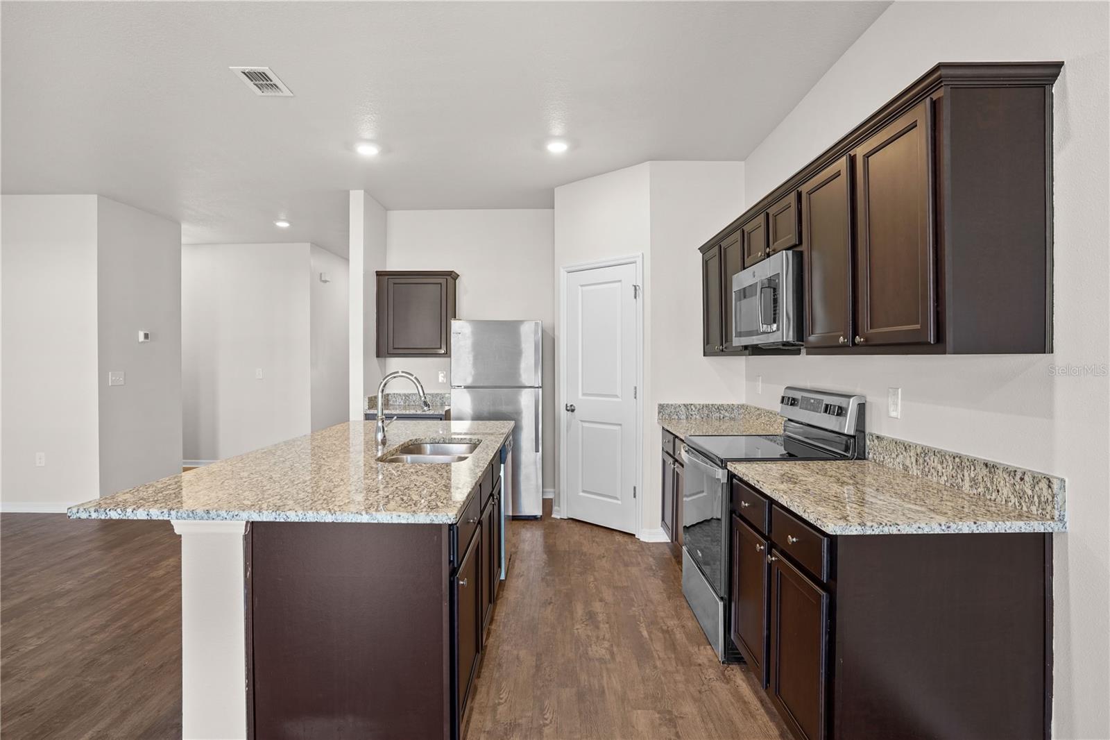 COASTAL WOODS UN B1 - Residential