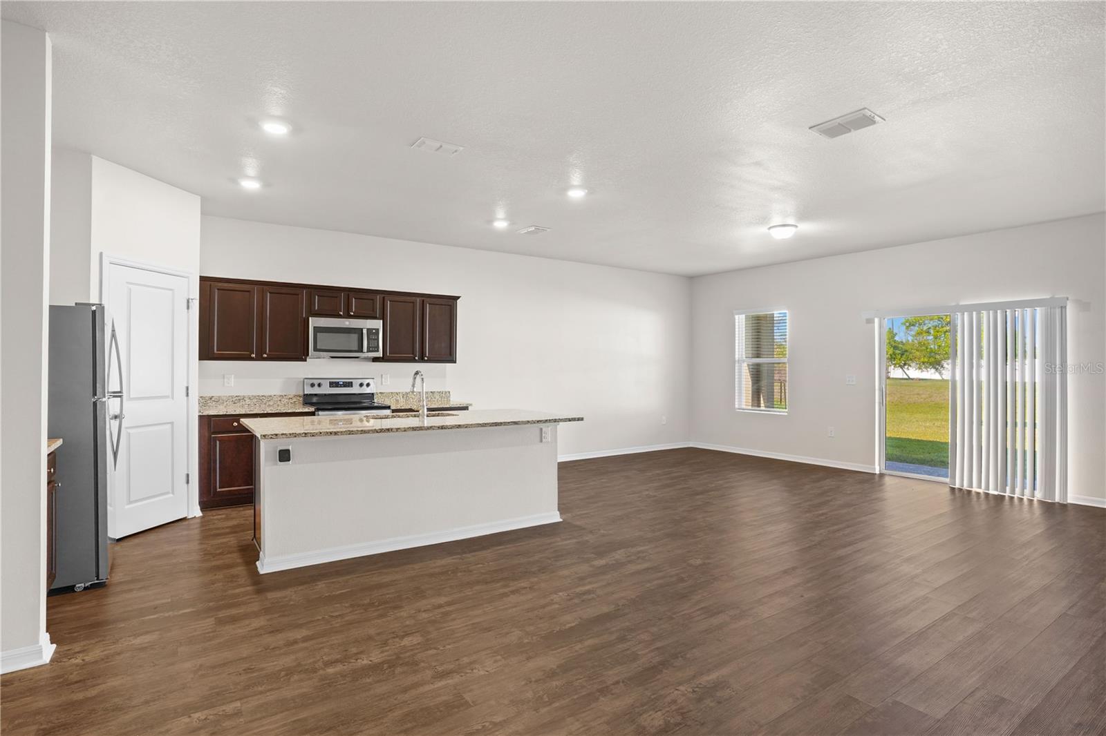 COASTAL WOODS UN B1 - Residential