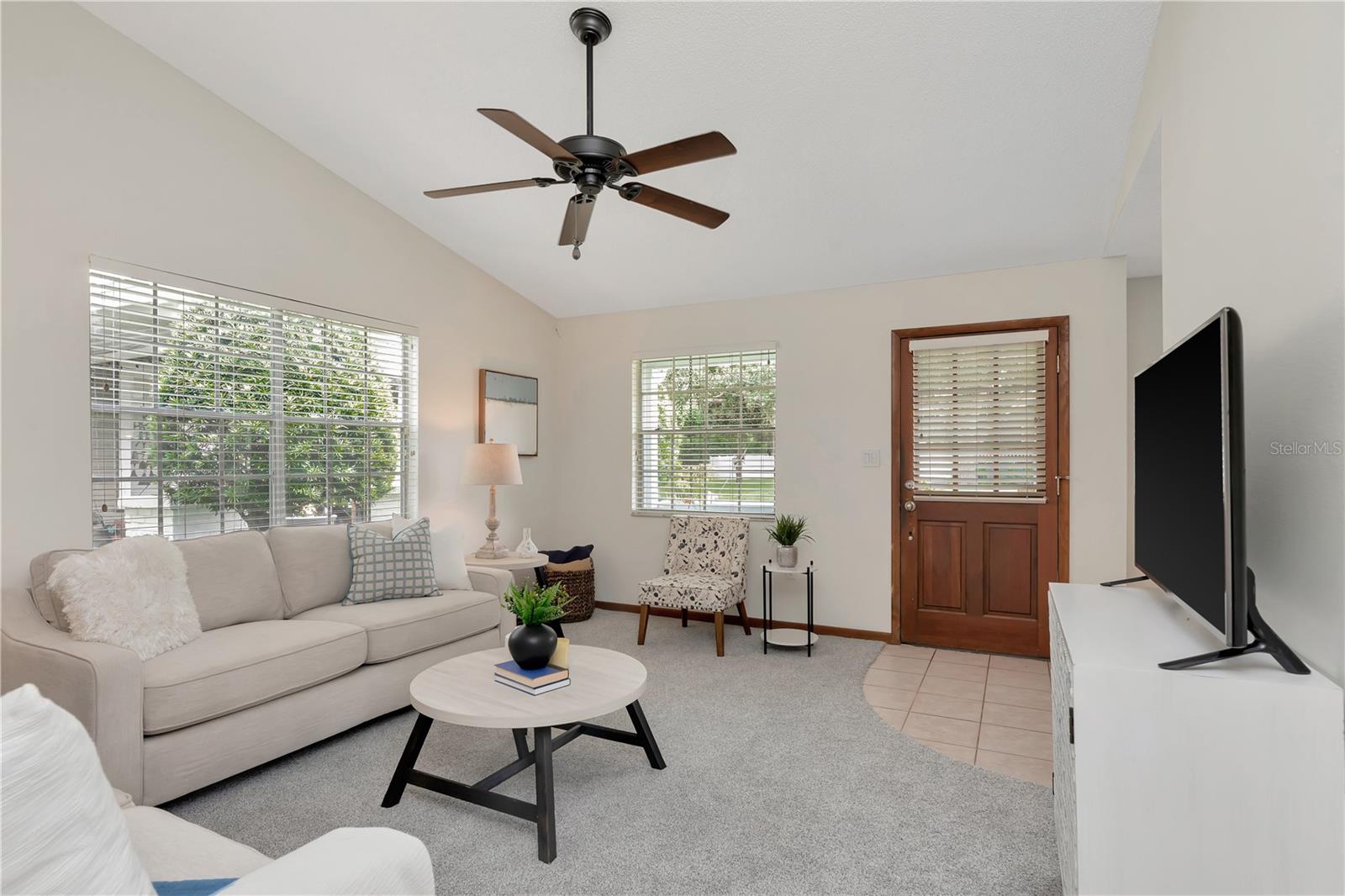 4206 N MYRTLE AVENUE