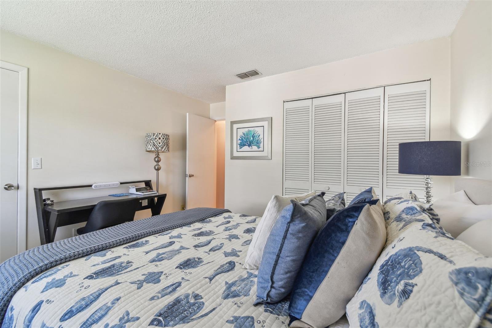 HUNTERS GLEN CONDO - Residential Lease