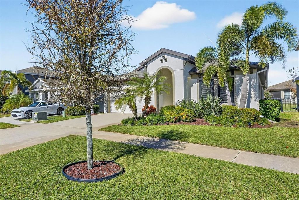 Photo of 7406 Futura Place, Apollo Beach, FL 33572 (MLS # TB8467057)