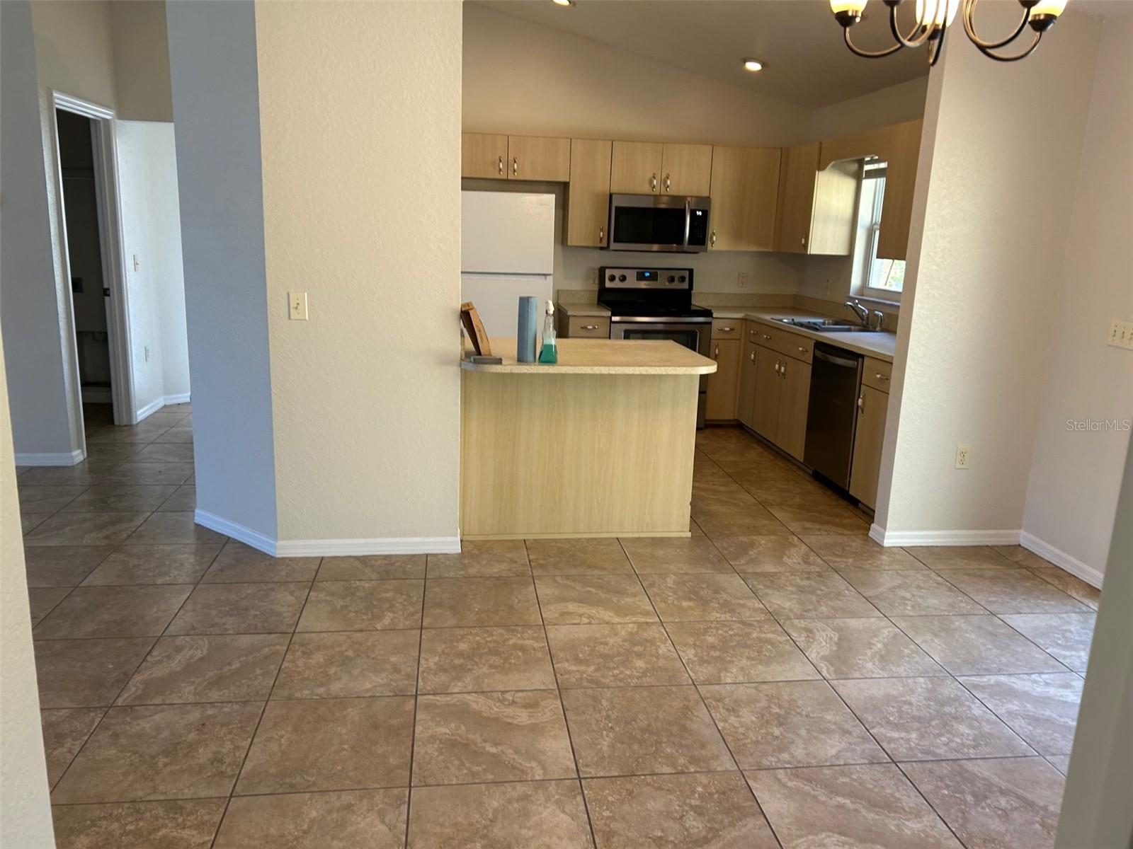 MARION OAKS UN 10 - Residential Lease