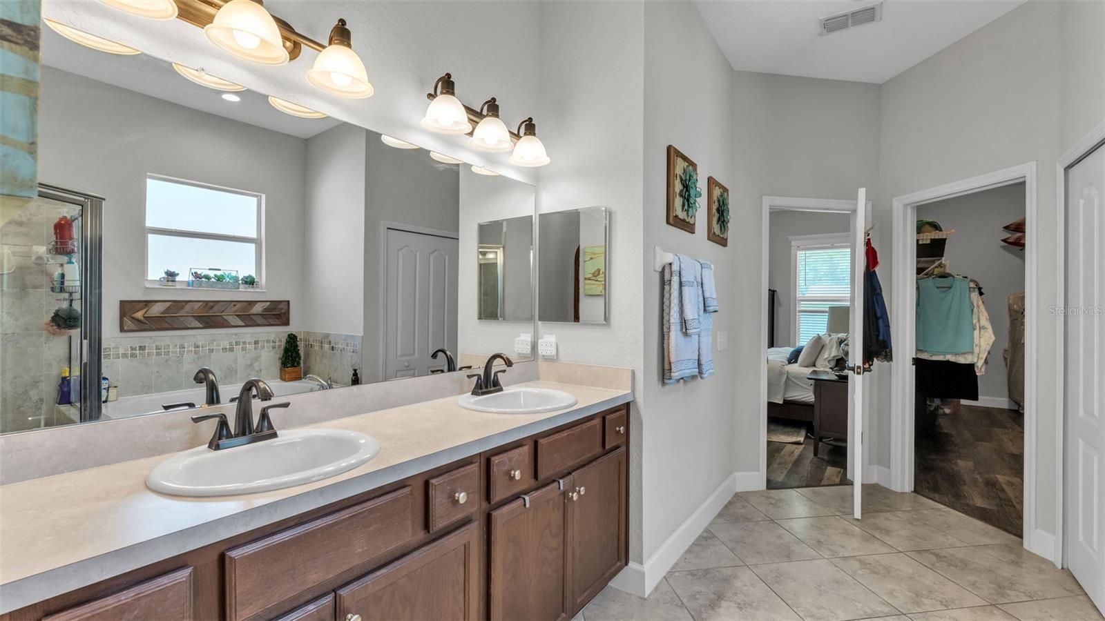 HOLLAND PARK PLACE PH 2 - Residential