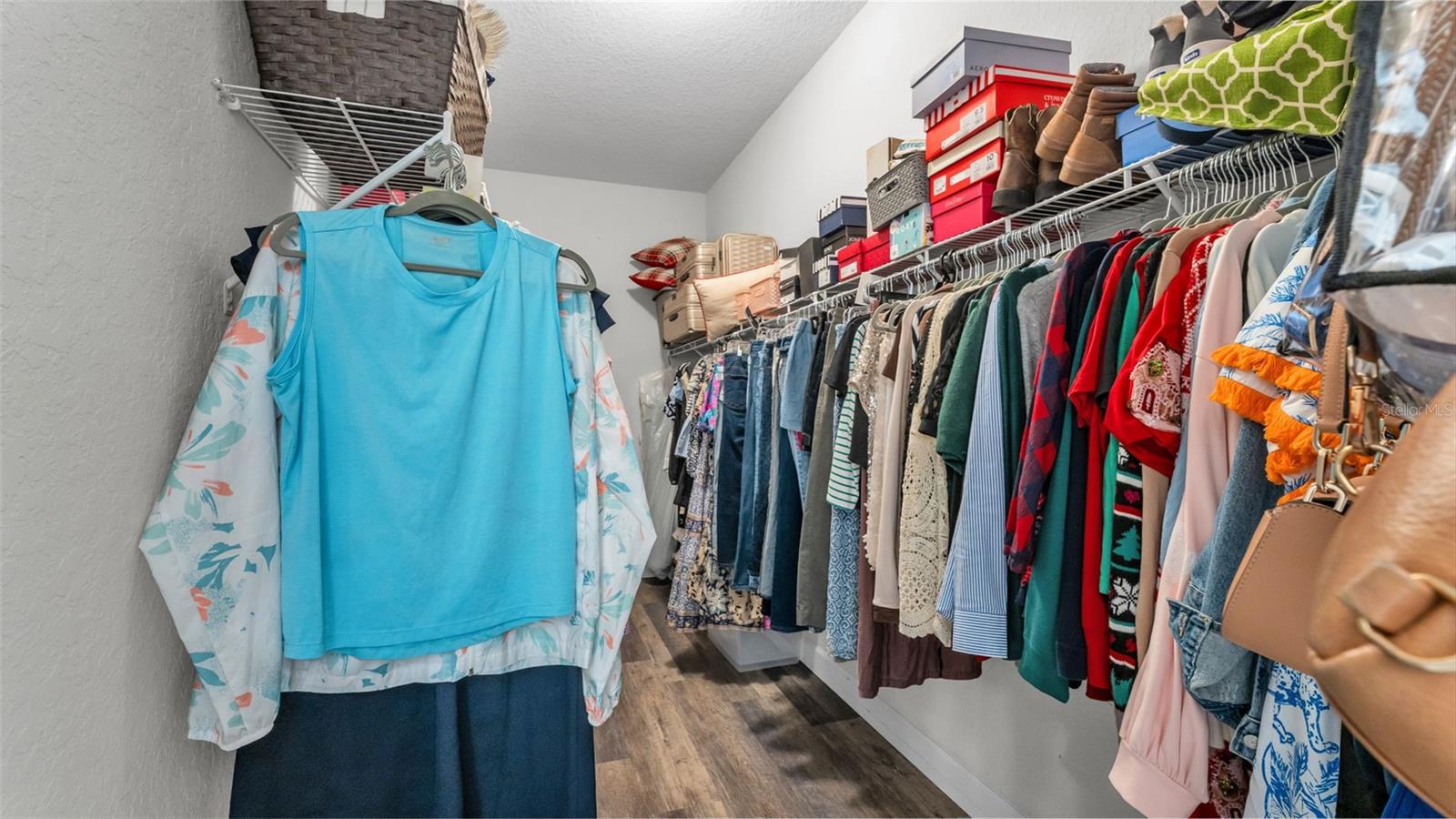 HOLLAND PARK PLACE PH 2 - Residential