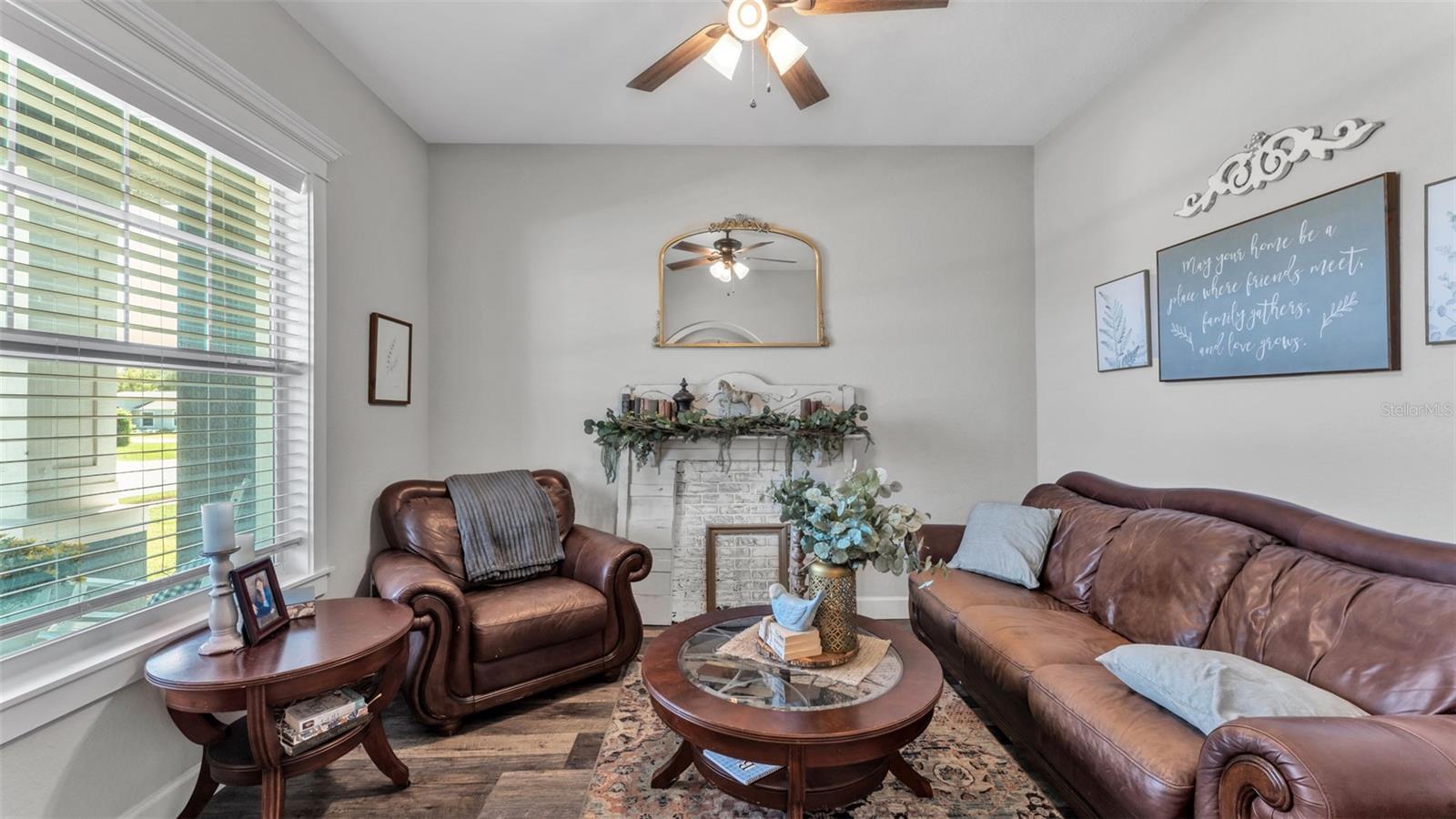 HOLLAND PARK PLACE PH 2 - Residential