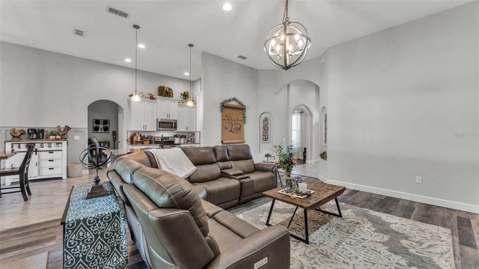 HOLLAND PARK PLACE PH 2 - Residential