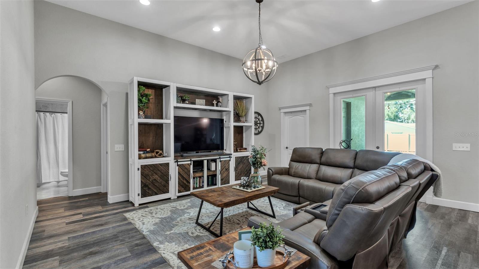 HOLLAND PARK PLACE PH 2 - Residential