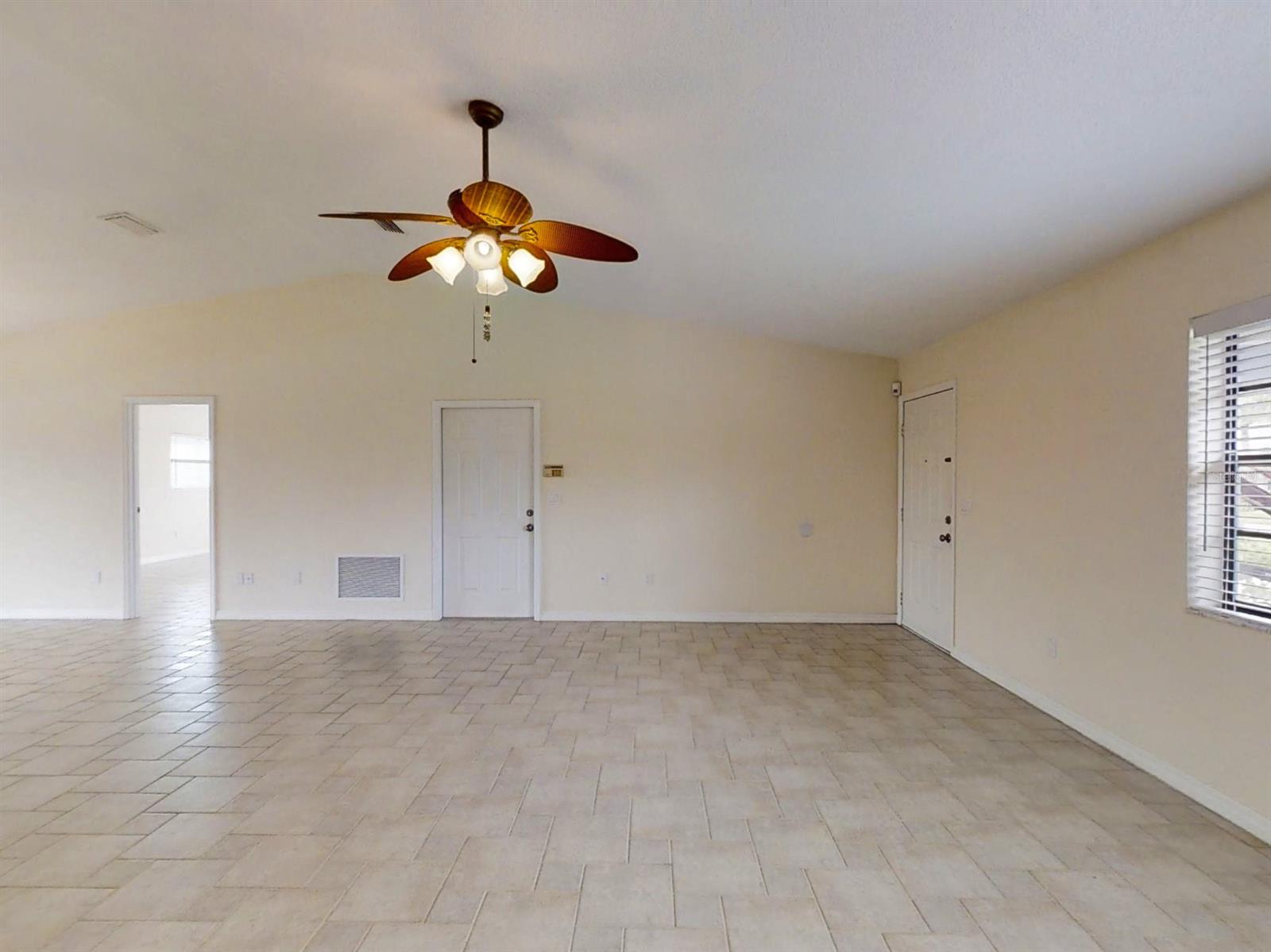 Venezia Unit 02 - Residential