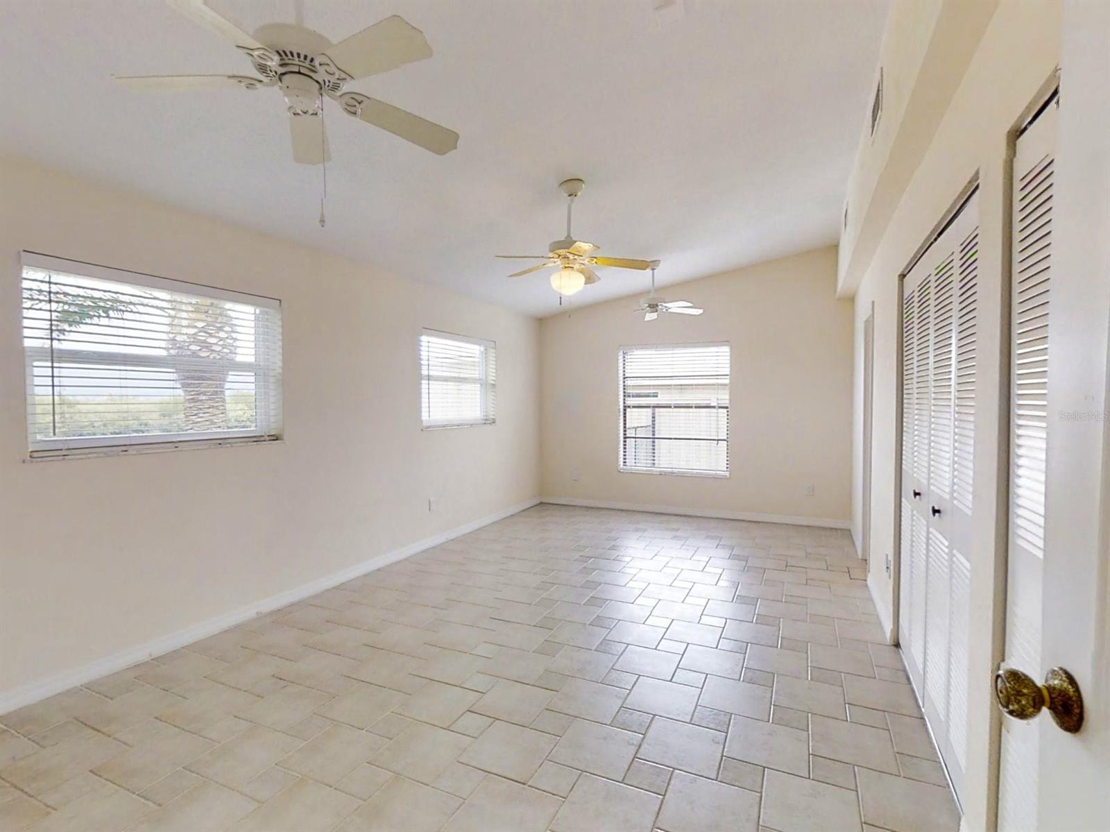 Venezia Unit 02 - Residential