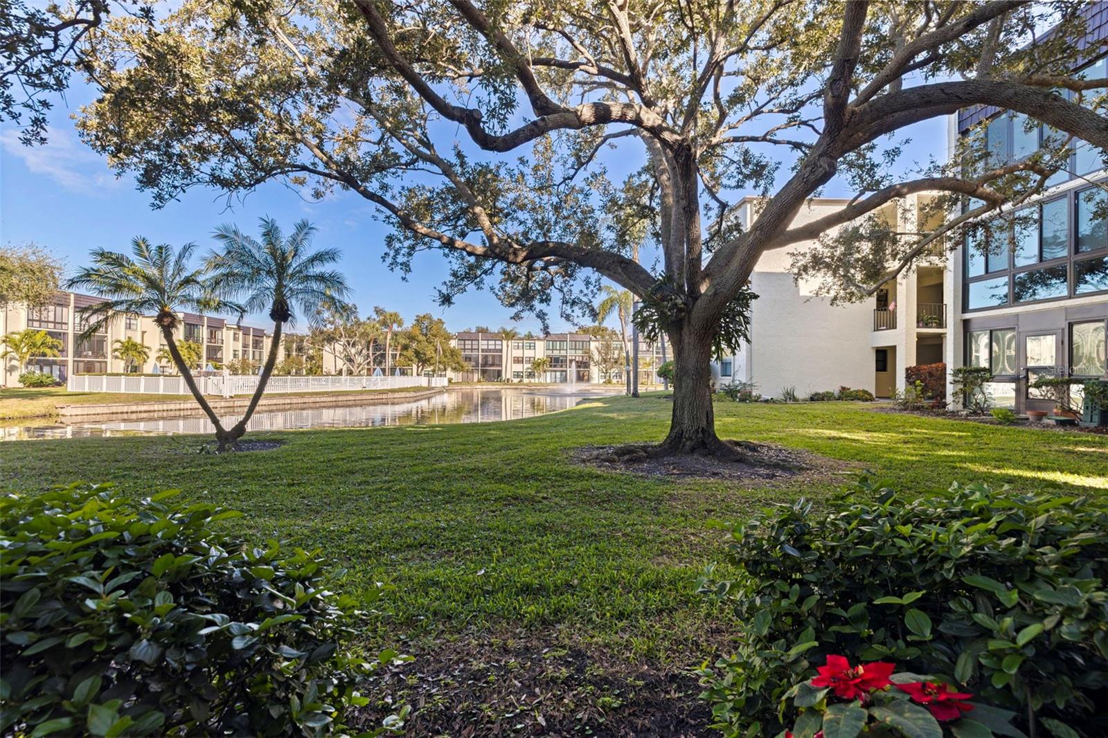 LAKEVIEW OF LARGO - Residential