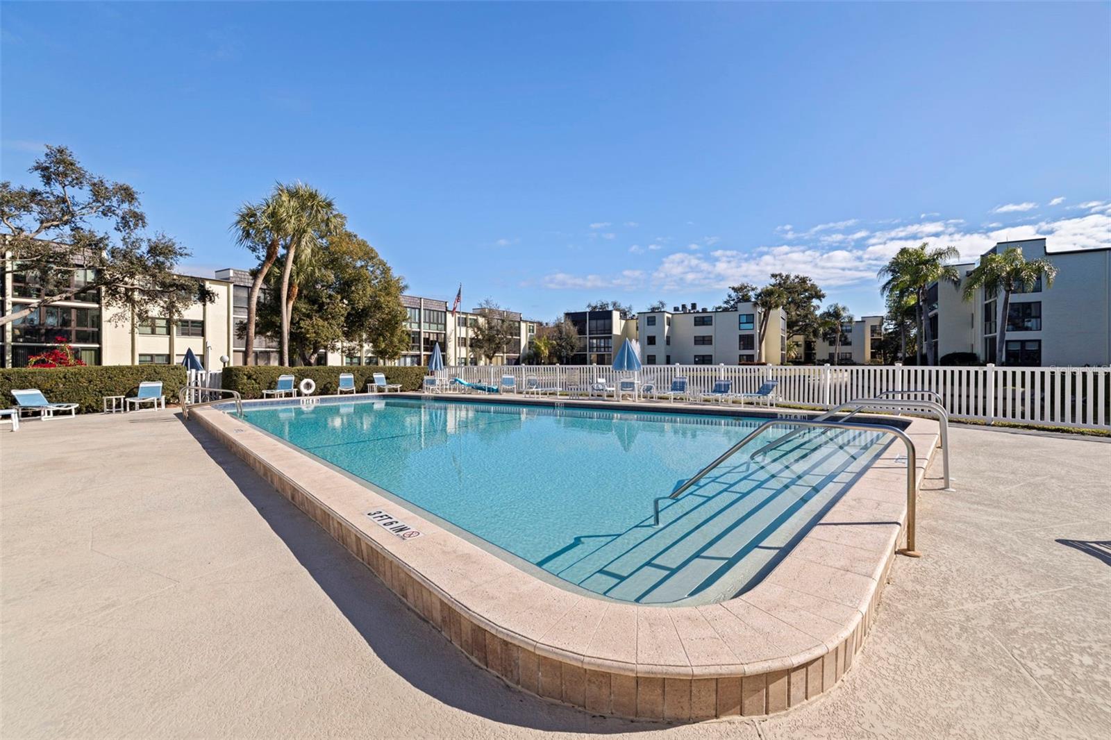 LAKEVIEW OF LARGO - Residential