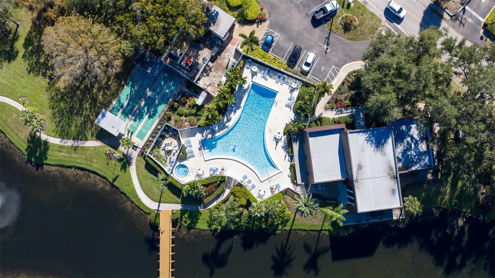 LAKEVIEW OF LARGO - Residential