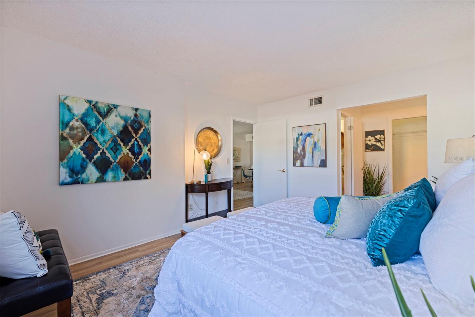 LAKEVIEW OF LARGO - Residential