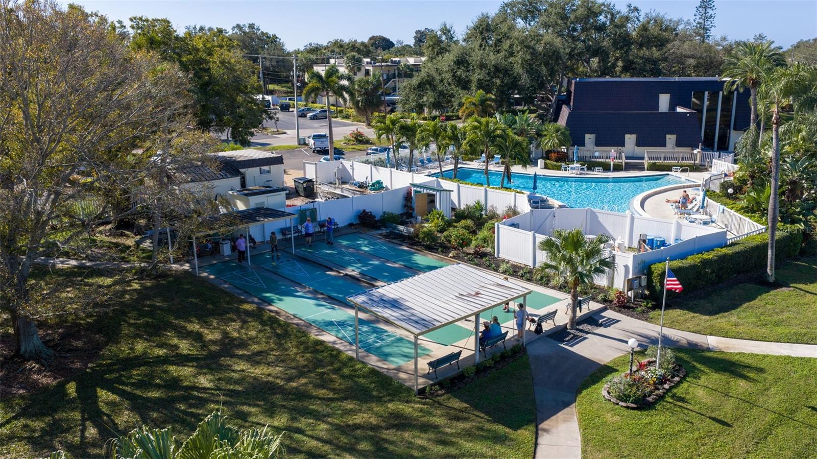 LAKEVIEW OF LARGO - Residential