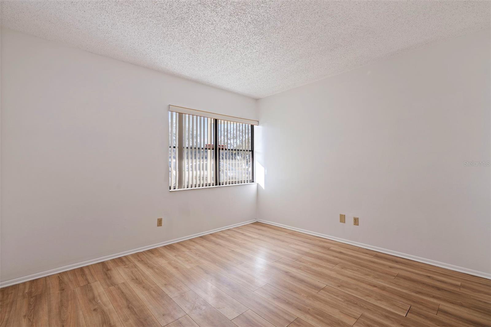 LAKEVIEW OF LARGO - Residential