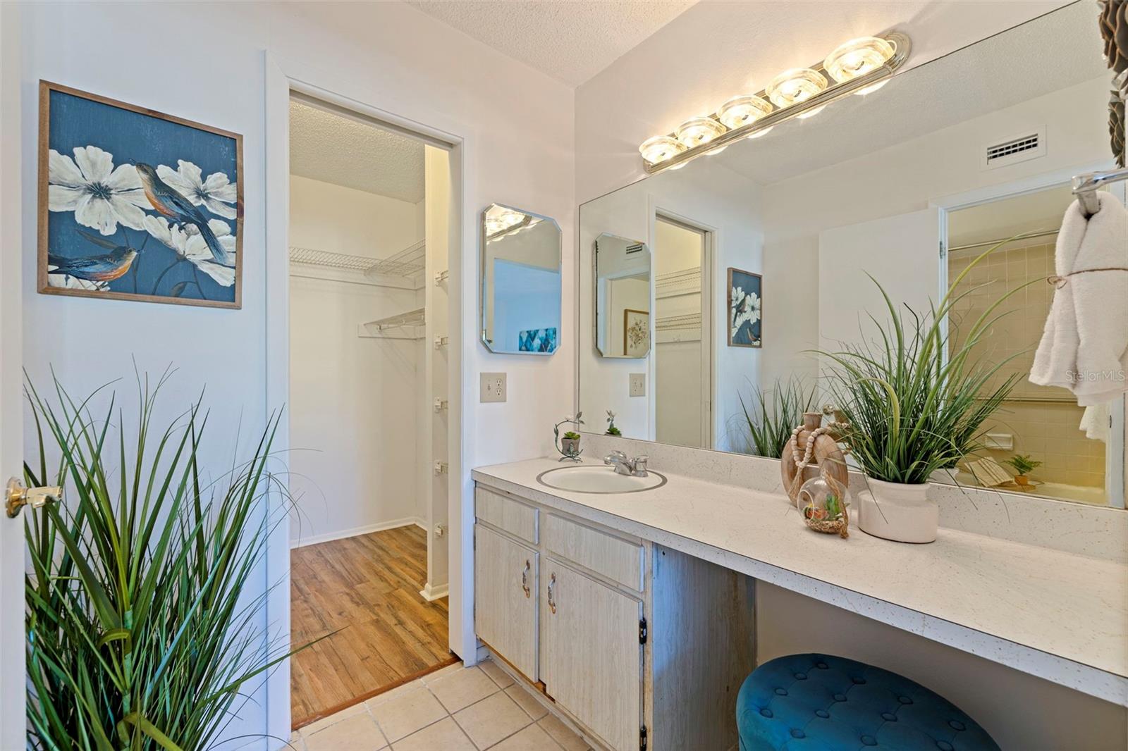 LAKEVIEW OF LARGO - Residential