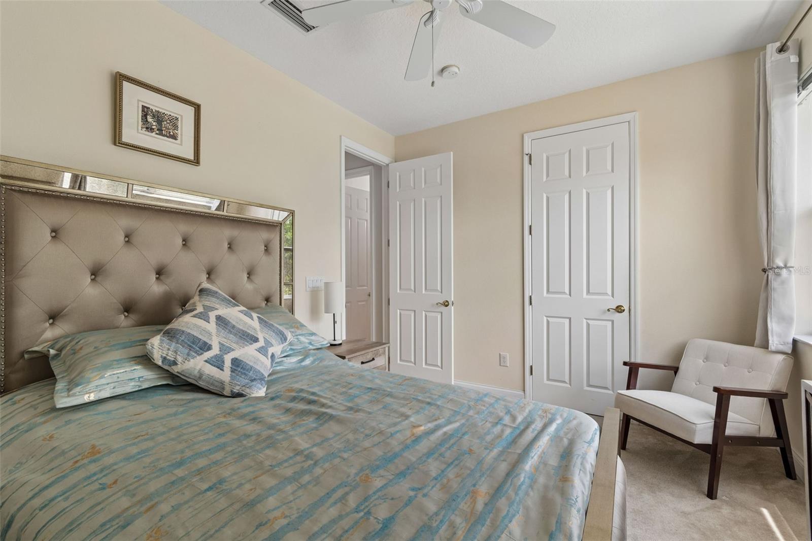 THOMAS TOWNHOMES - Residential