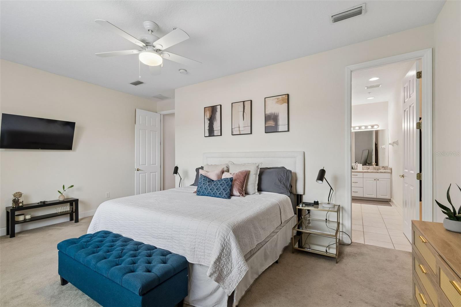 THOMAS TOWNHOMES - Residential