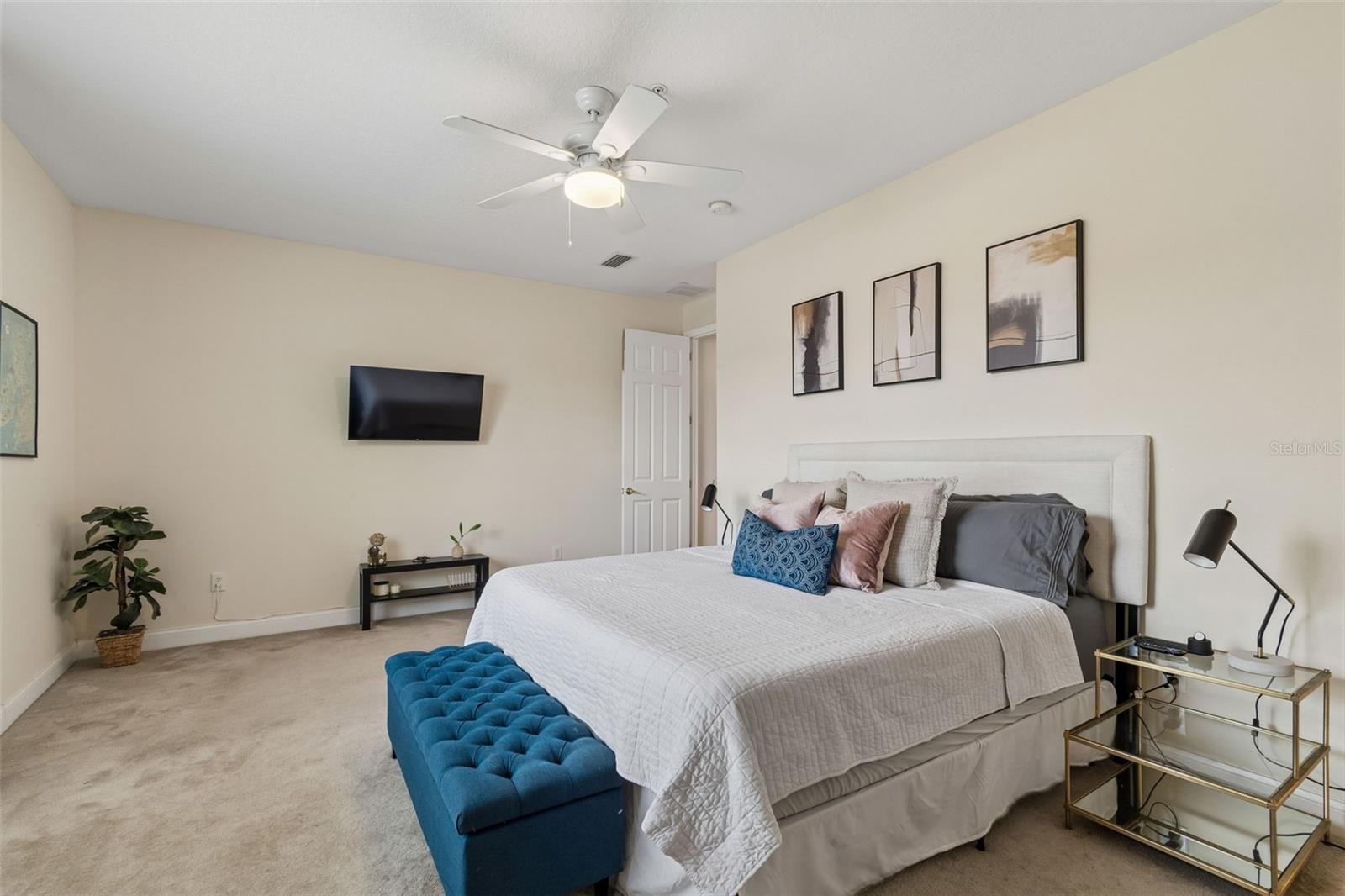 THOMAS TOWNHOMES - Residential