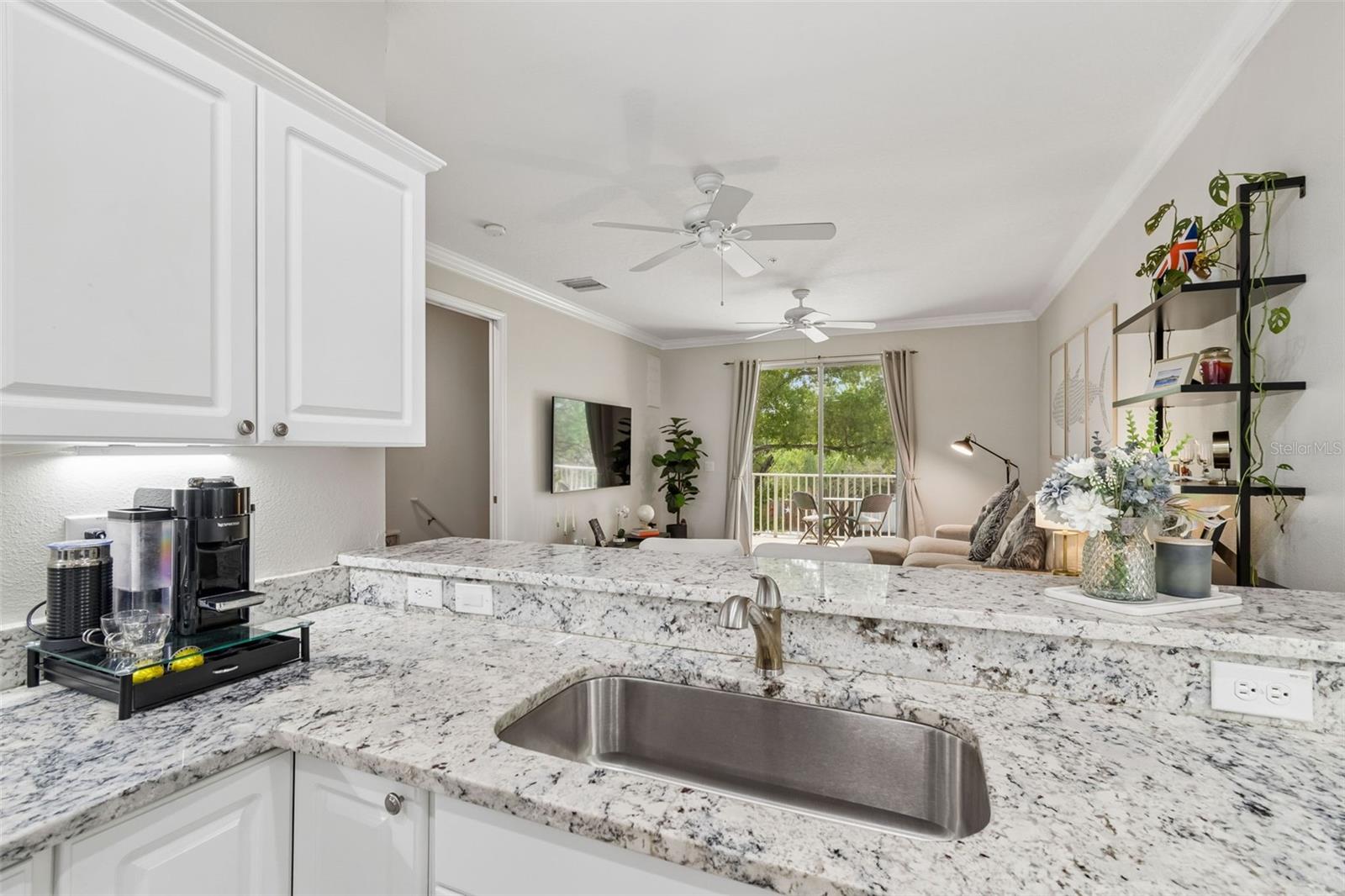 THOMAS TOWNHOMES - Residential