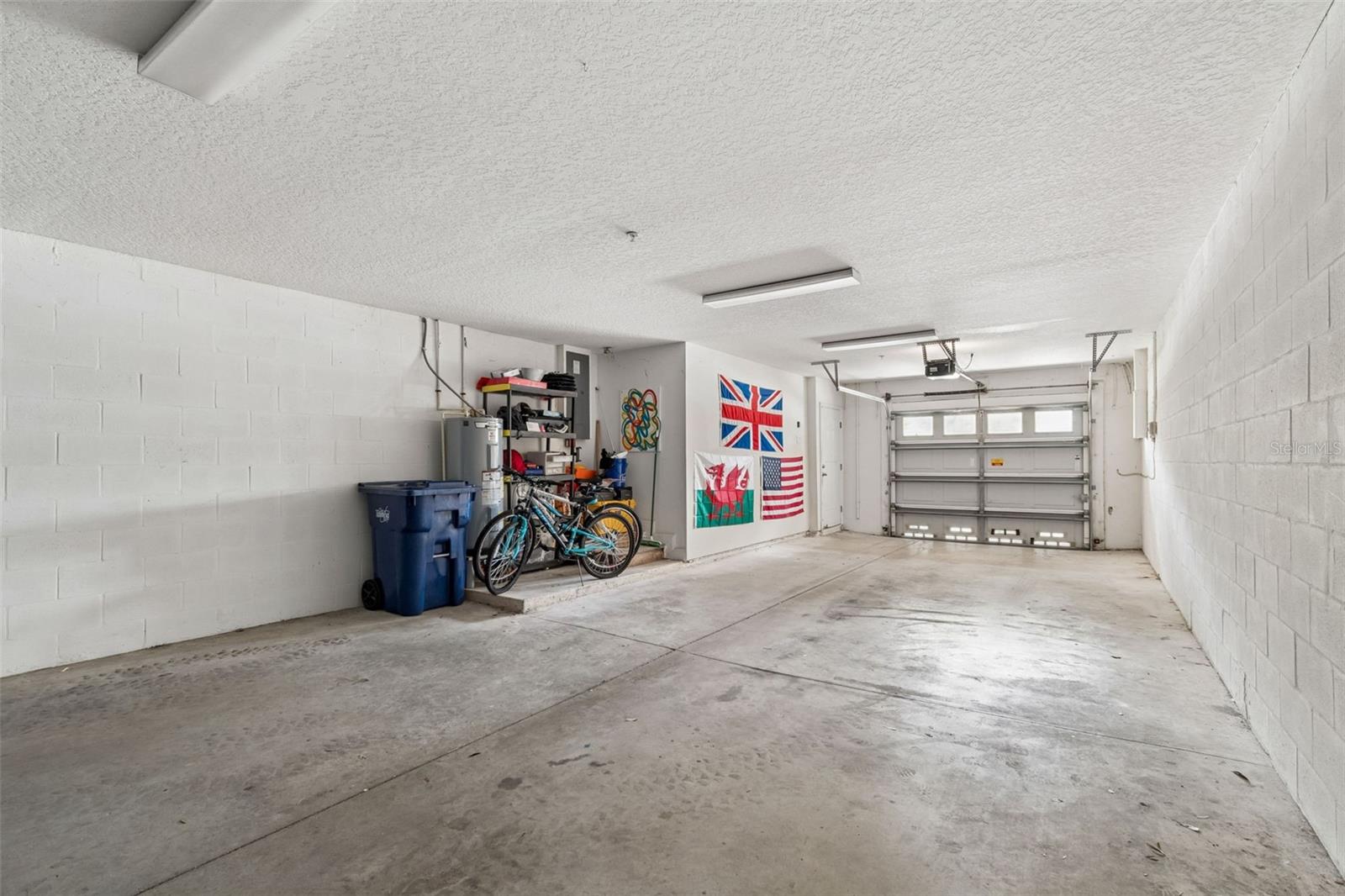 THOMAS TOWNHOMES - Residential