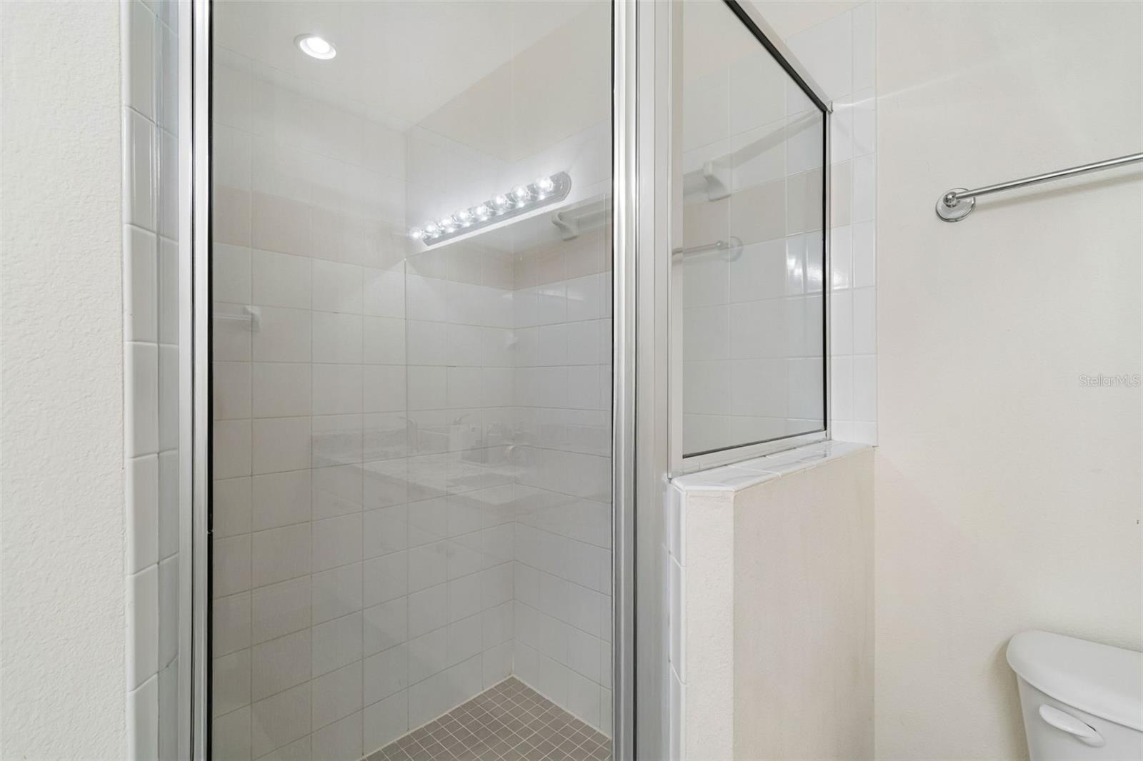 THOMAS TOWNHOMES - Residential