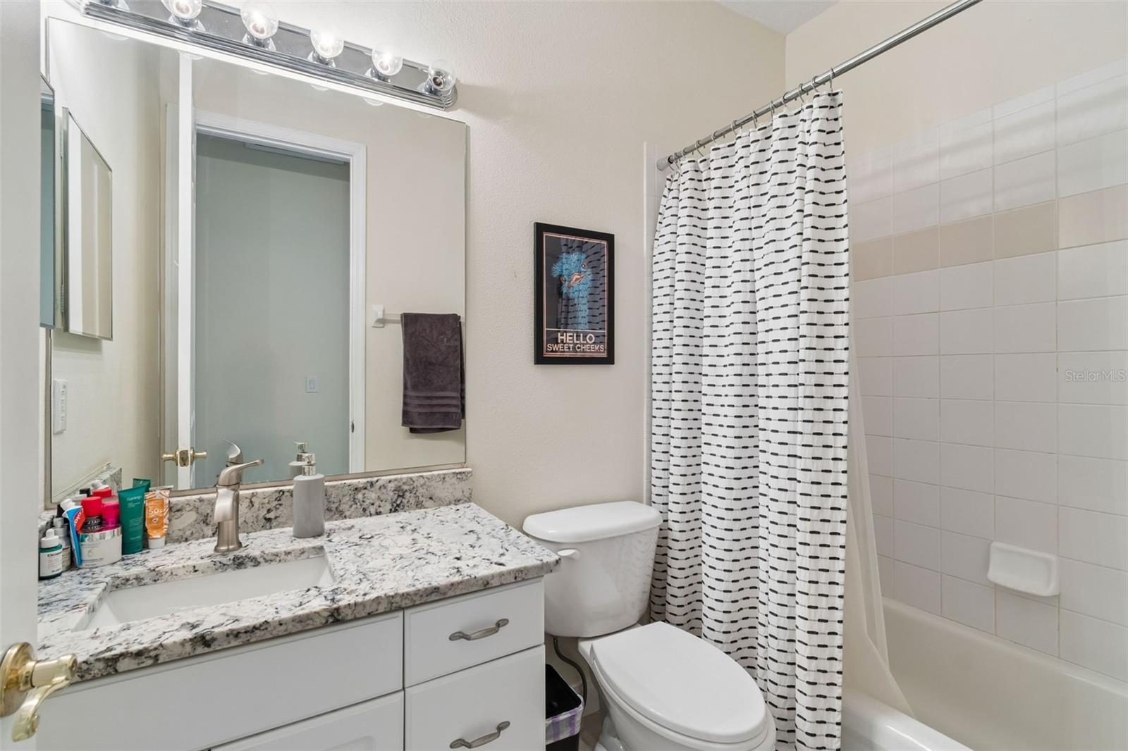 THOMAS TOWNHOMES - Residential